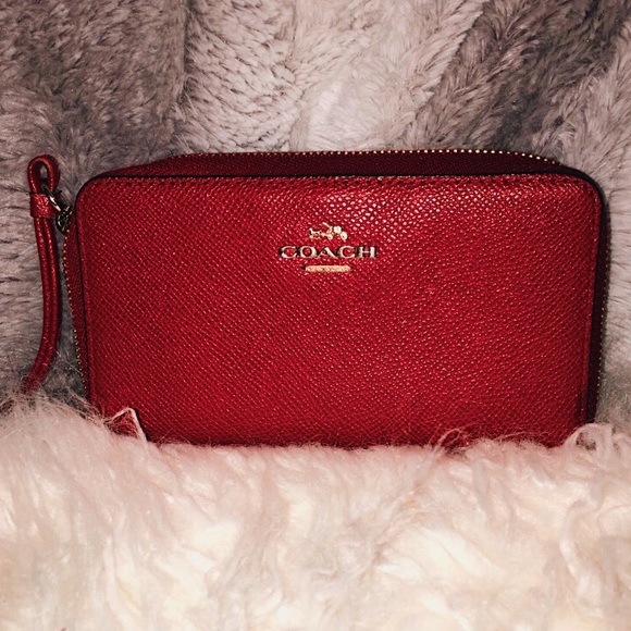 Coach Handbags - Coach Zip-Up Wristlet